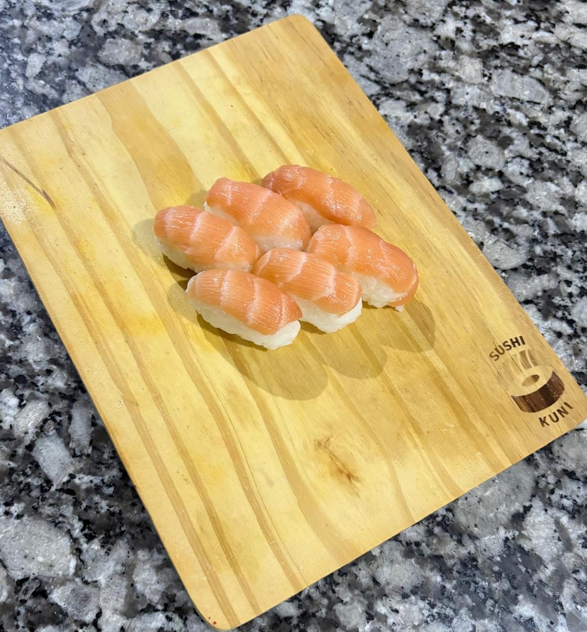 NIGUIRI DE SALMÓN