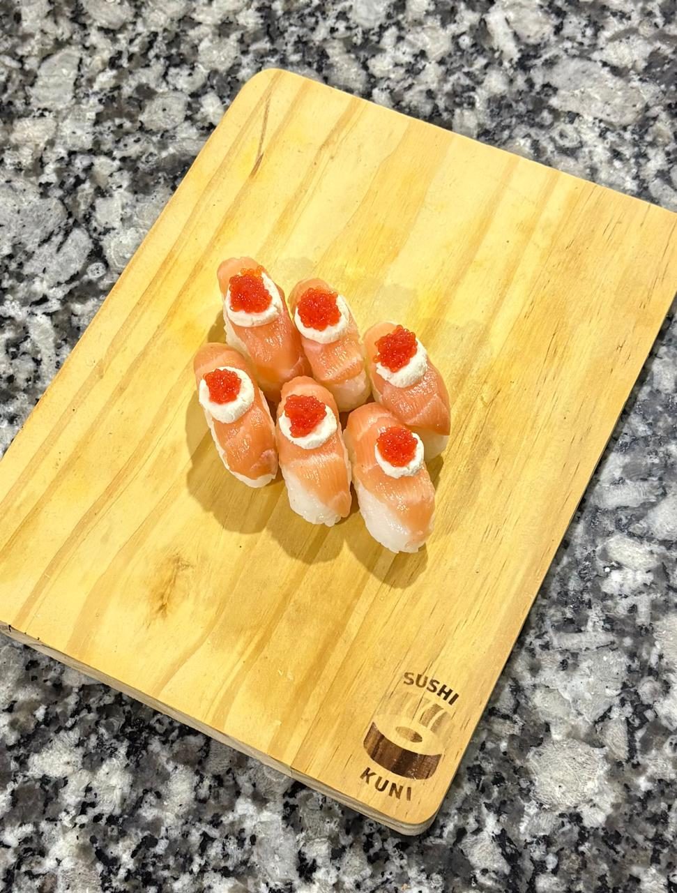CAVIAR NIGUIRI 5 PIEZAS.